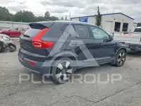 2021 Volvo XC40 фото