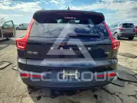 2021 Volvo XC40 фото
