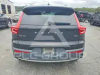 2021 Volvo XC40 фото