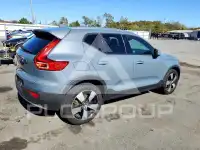 2021 Volvo XC40 photo