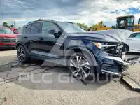2021 Volvo XC40 фото