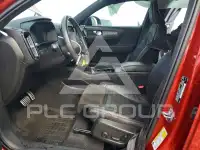 2021 Volvo XC40 фото
