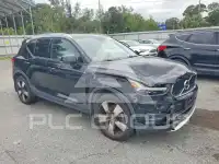 2021 Volvo XC40 фото