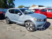 2021 Volvo XC40 photo