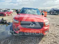 2021 Volvo XC40 фото