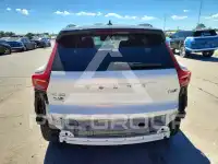 2021 Volvo XC40 фото