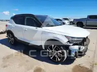 2021 Volvo XC40 фото