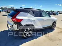 2021 Volvo XC40 фото