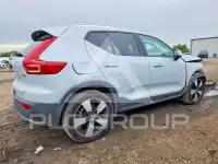 2021 Volvo XC40 фото