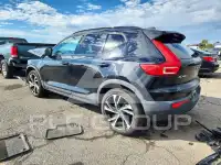 2021 Volvo XC40 фото