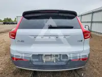 2021 Volvo XC40 фото