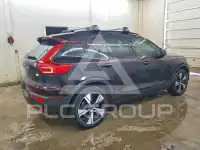 2021 Volvo XC40 фото