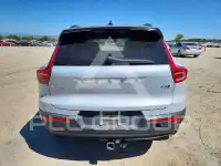 2021 Volvo XC40 photo