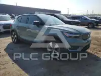 2021 Volvo XC40 фото