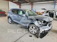 2021 Volvo XC40 фото