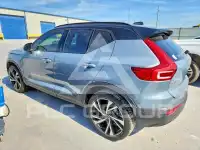 2021 Volvo XC40 photo