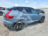2021 Volvo XC40 фото
