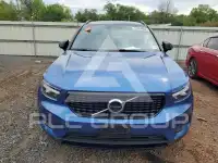 2021 Volvo XC40 photo