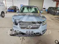 2021 Volvo XC40 фото