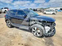 2021 Volvo XC40 photo