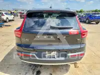 2021 Volvo XC40 photo