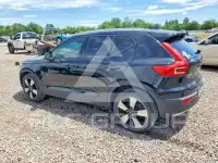 2021 Volvo XC40 фото