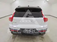 2021 Volvo XC40 фото