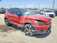 2021 Volvo XC40 фото
