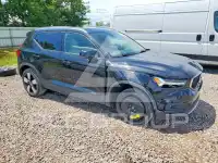 2021 Volvo XC40 фото