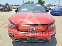 2021 Volvo XC40 фото