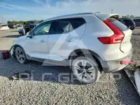 2021 Volvo XC40 фото