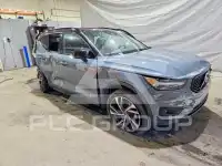 2021 Volvo XC40 photo