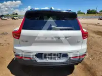 2021 Volvo XC40 фото
