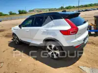 2021 Volvo XC40 фото