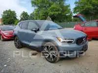 2021 Volvo XC40 фото