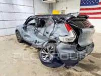 2021 Volvo XC40 photo