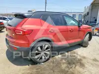 2021 Volvo XC40 фото