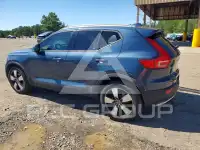 2021 Volvo XC40 фото