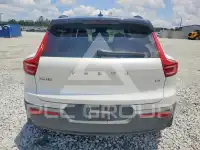 2021 Volvo XC40 фото