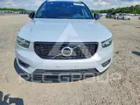2021 Volvo XC40 фото