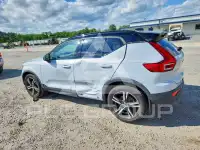 2021 Volvo XC40 фото