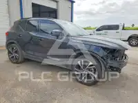 2021 Volvo XC40 фото