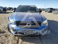 2021 Volvo XC40 photo