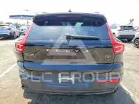 2021 Volvo XC40 photo