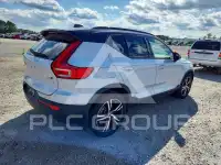 2021 Volvo XC40 фото