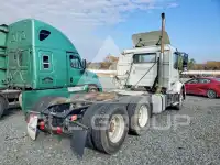 2021 Volvo VNR фото