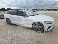 2021 Volvo V60 фото