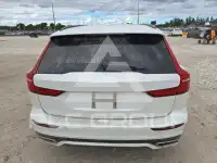2021 Volvo V60 фото