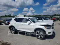 2021 Volvo XC40 фото