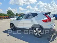 2021 Volvo XC40 фото